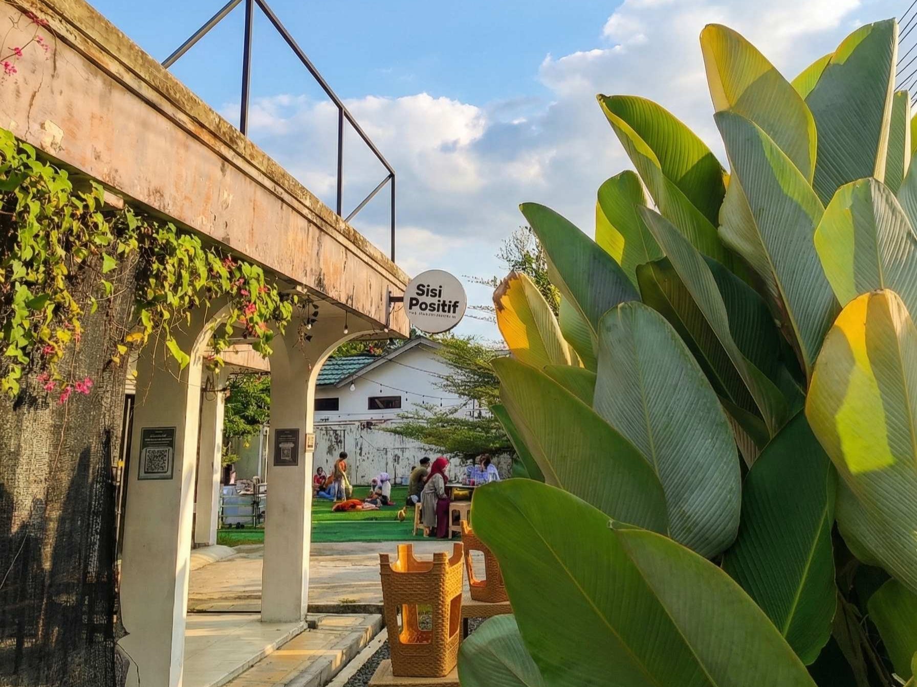 Suasana Cafe